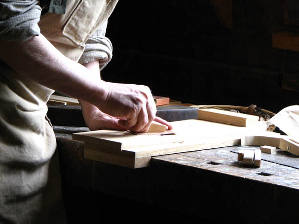 Nuestro equipo de profesionales cuenta  con muchos años de contrastada <strong>experiencia</strong> en el sector de la <strong>carpintería de madera en Sant Vicenç de Montalt</strong>.